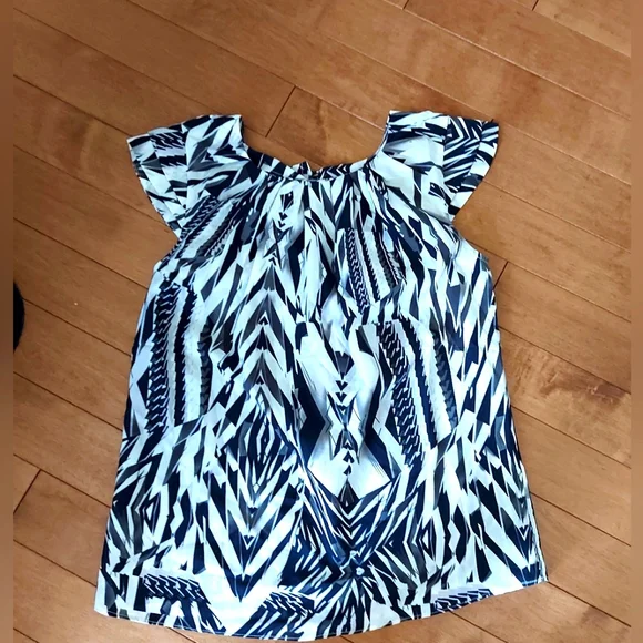 Geometric Patterned Blouse - Picture 1 of 2